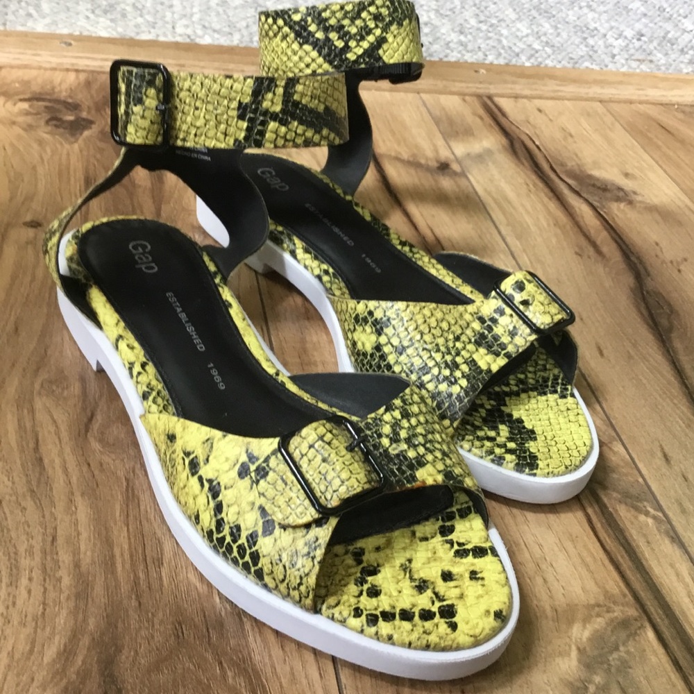 Gap Yellow Snake Print Leather Buckle Sandals - Picture 2 of 7